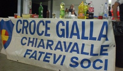 Aperitivo di finestate in garage