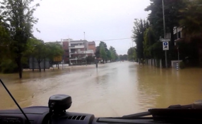 foto dei soccorsi all'alluvione di Chiaravalle