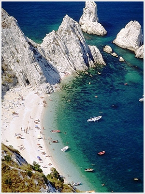 Le due sorelle - scogli della riviera del conero